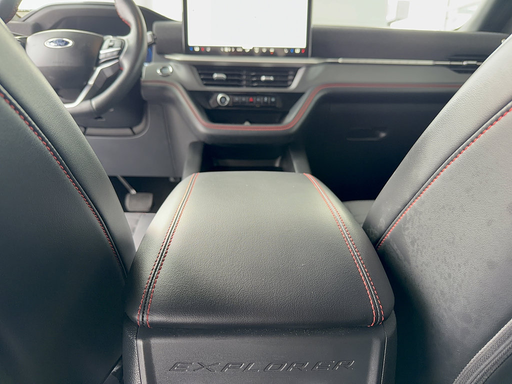 Certified 2025 Ford Explorer ST-Line w/ Premium Package RWD image 30