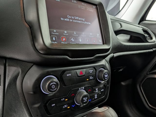 Used 2022 Jeep Renegade Latitude w/ Convenience Group AWD/4WD image 22