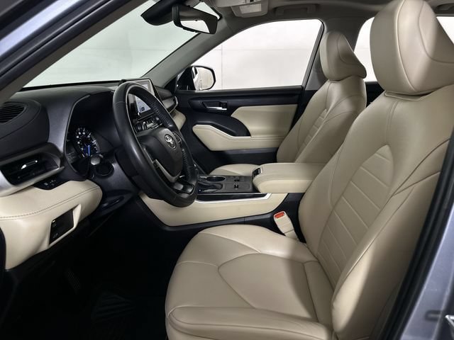 Used 2024 Toyota Highlander XLE AWD/4WD image 20