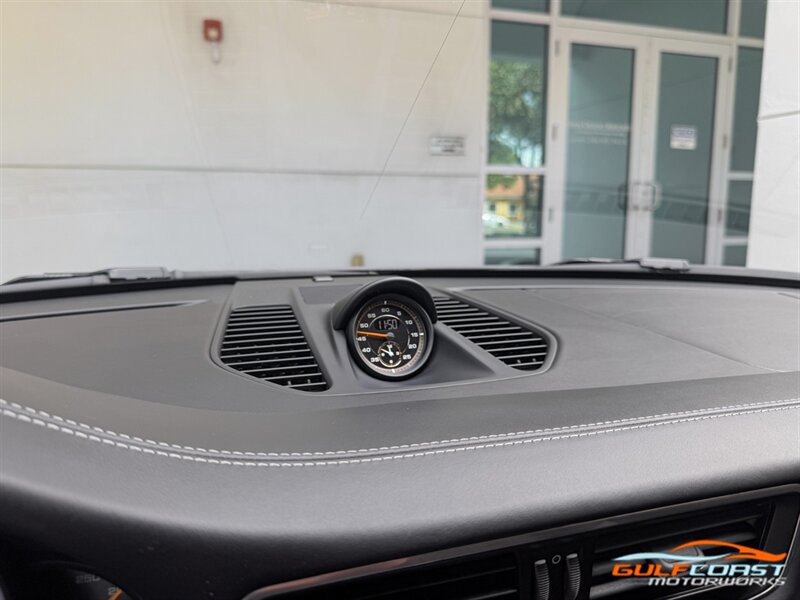 Used 2019 Porsche 911 GT3 RS w/ Weissach Package RWD image 16