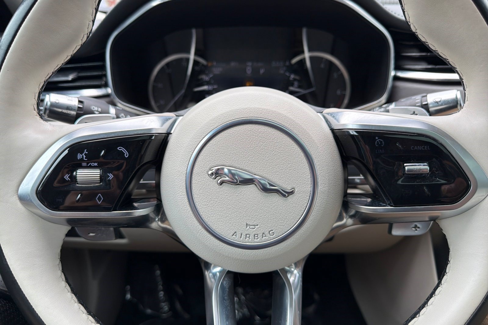 Used 2021 Jaguar XF S RWD image 11