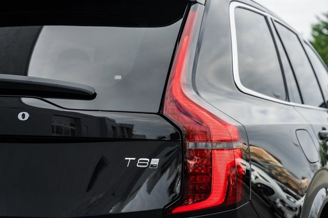 Certified 2025 Volvo XC90 T8 Core w/ Climate Package image 7