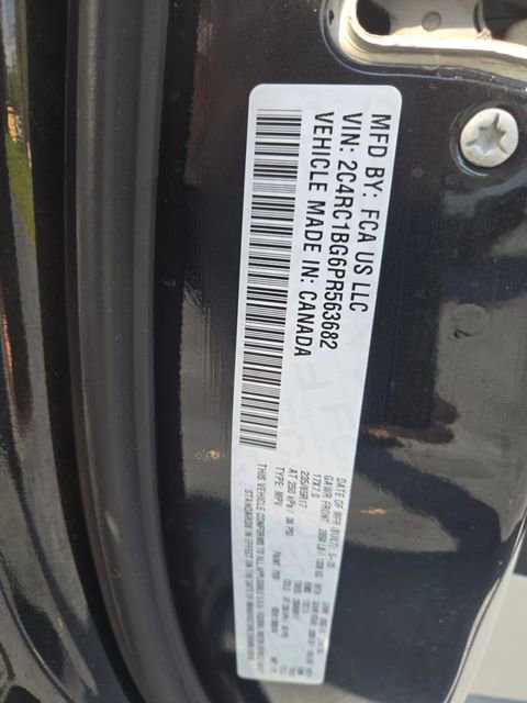 Used 2023 Chrysler Pacifica Touring-L image 22