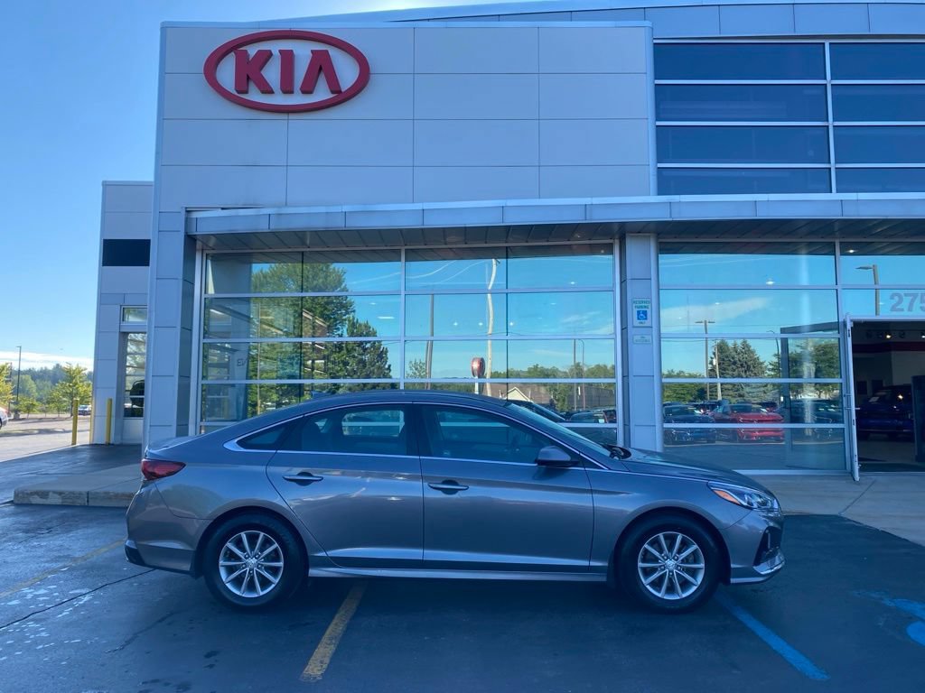 Used 2019 Hyundai Sonata SE FWD image 2