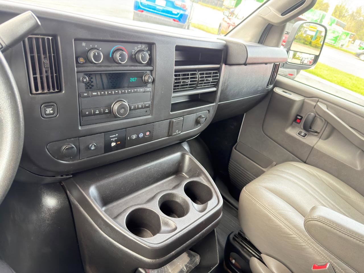 Used 2018 GMC Savana 2500 Extended RWD image 42