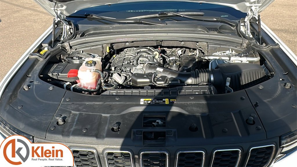 Used 2024 Jeep Grand Cherokee L Laredo w/ Luxury Tech Group I image 33