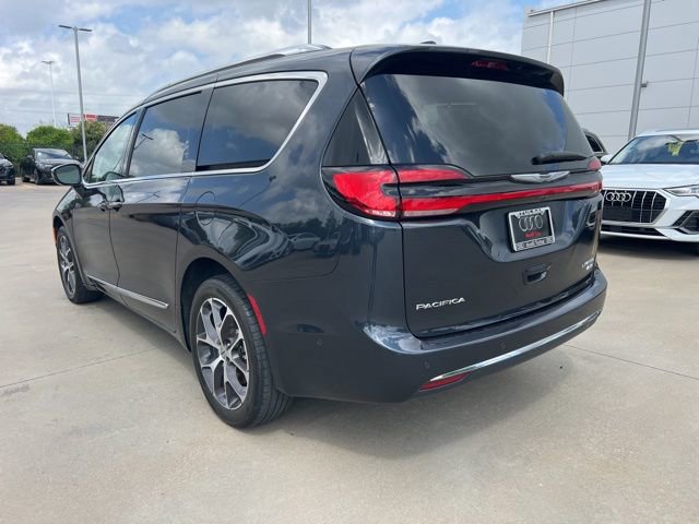 Used 2021 Chrysler Pacifica Limited w/ Uconnect Theater Family Group image 5