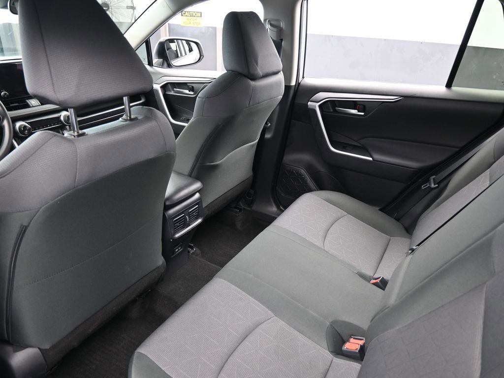 Used 2025 Toyota RAV4 XLE image 34