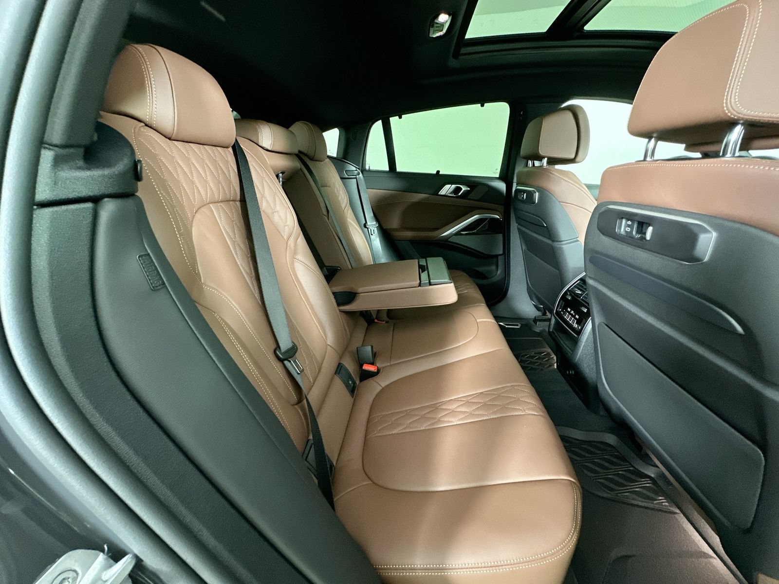 New 2027 BMW X6 xDrive40i w/ Executive Package AWD/4WD image 41