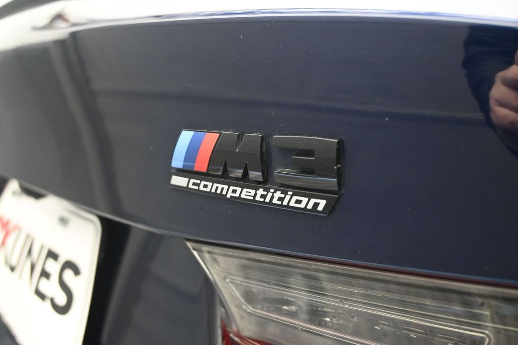 Used 2022 BMW M3 Competition w/ M Carbon Exterior Package AWD/4WD image 9
