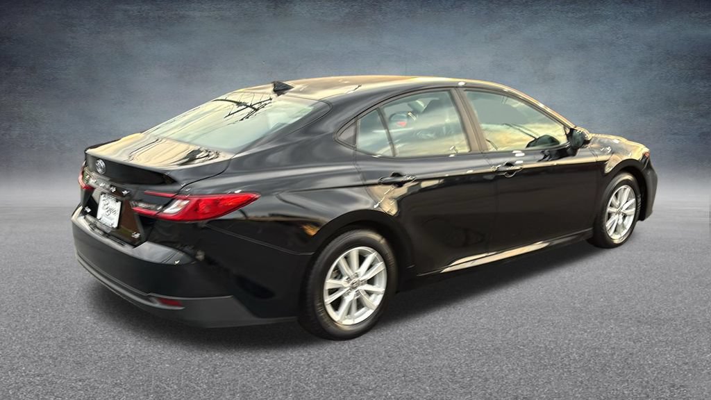 Used 2025 Toyota Camry LE FWD image 29