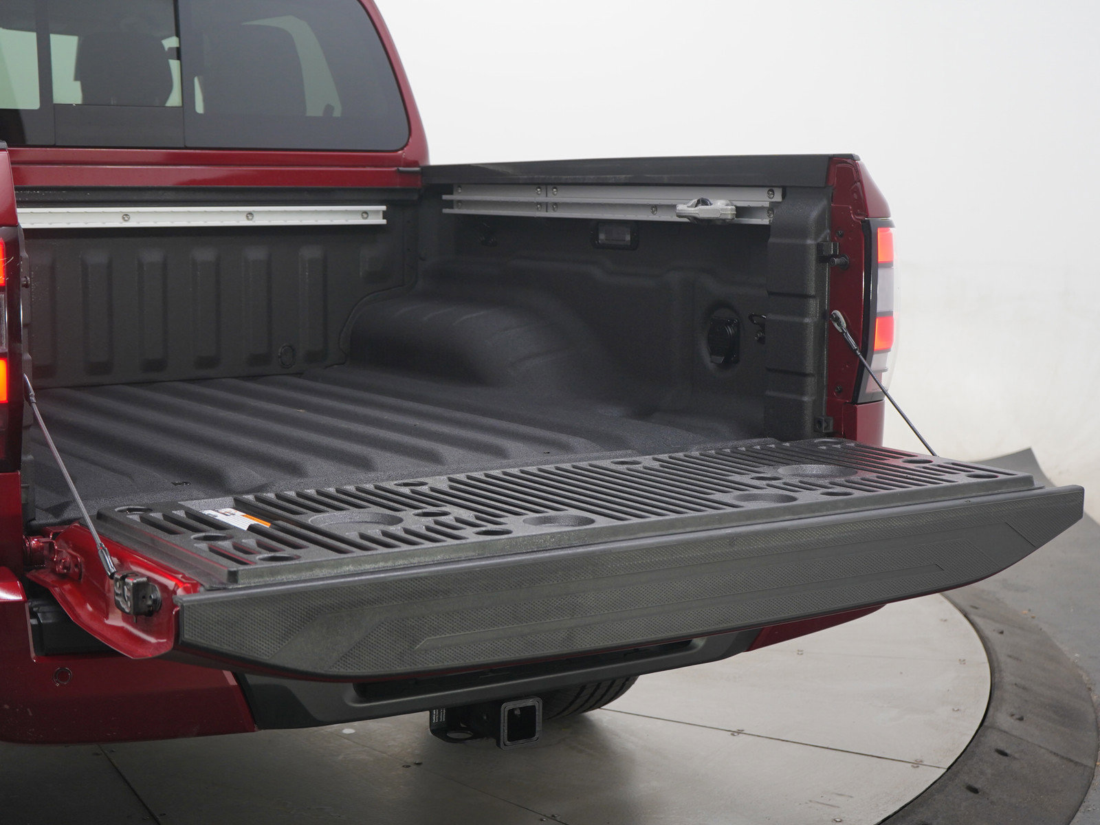 Used 2023 Nissan Frontier SV w/ SV Convenience Package AWD/4WD image 9