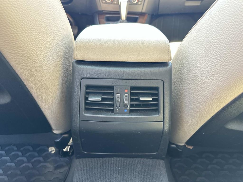 Used 2010 BMW 328i Sedan RWD image 14