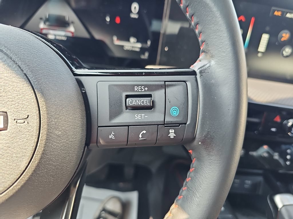 Used 2026 Nissan Kicks SR FWD image 18