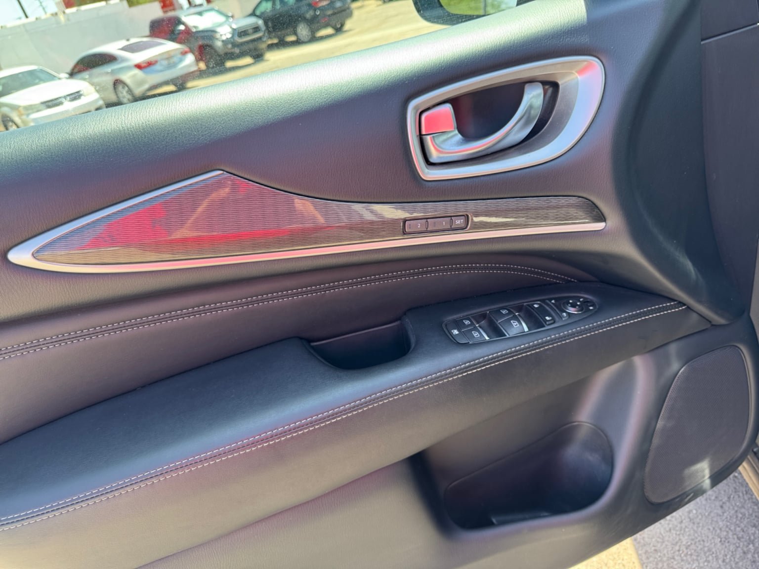 Used 2018 INFINITI QX60 FWD w/ Premium Package image 11