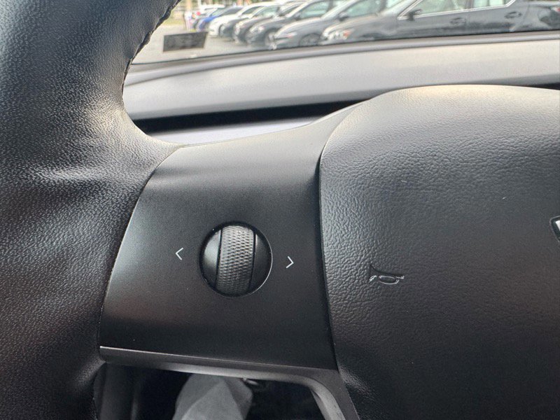 Used 2020 Tesla Model 3 Standard Range Plus image 18