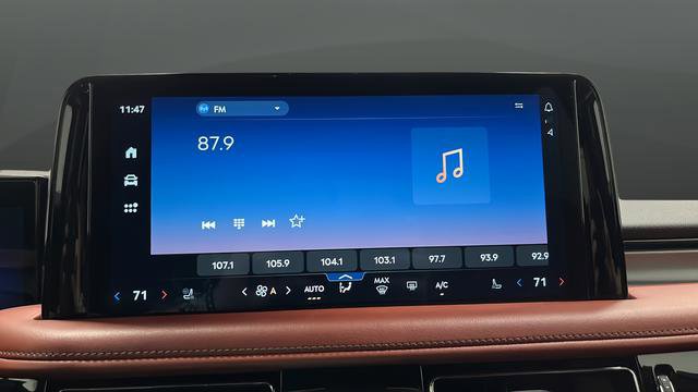 Used 2025 Lincoln Aviator Reserve w/ Equipment Group 201A AWD/4WD image 32