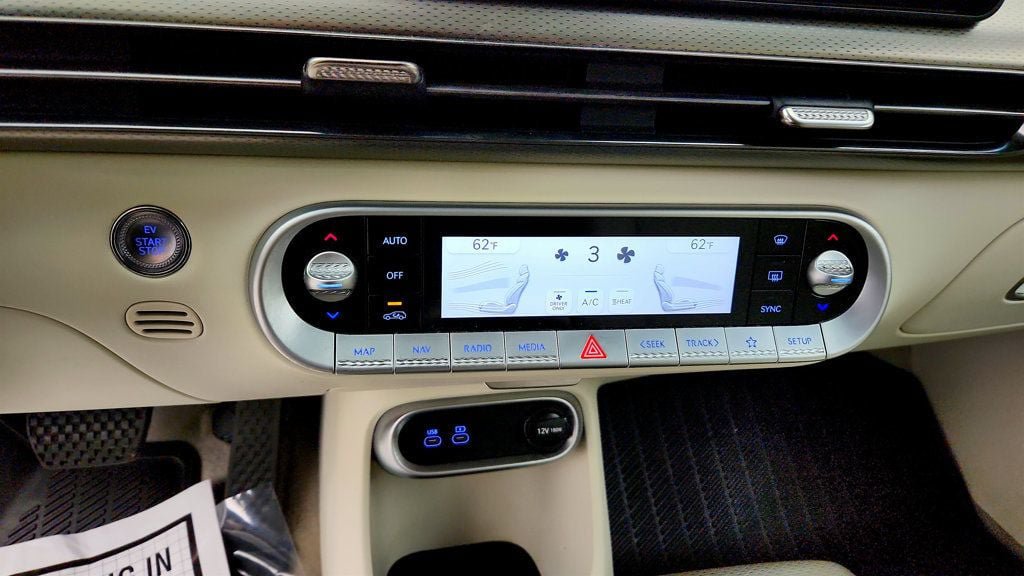 Used 2023 Genesis GV60 Advanced AWD/4WD image 18