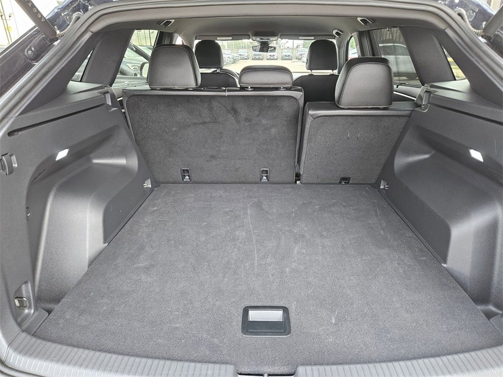 Used 2025 Volkswagen Atlas Cross Sport SE image 24