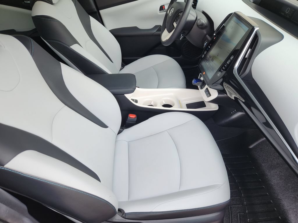 Used 2017 Toyota Prius Prime Advanced FWD image 14