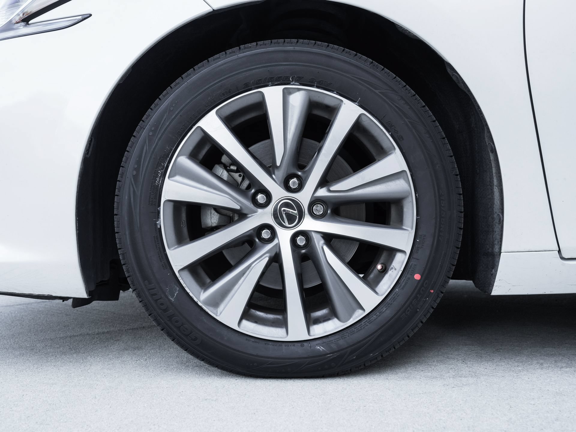 Used 2020 Lexus ES 300h w/ Premium Package FWD image 15