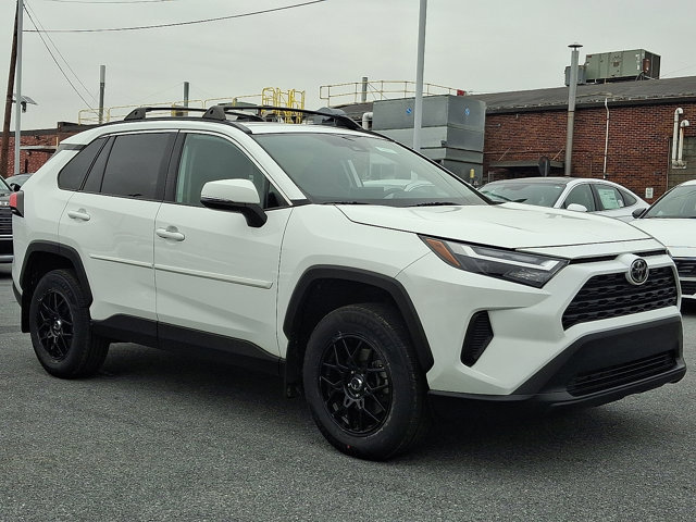 Used 2022 Toyota RAV4 XLE image 3