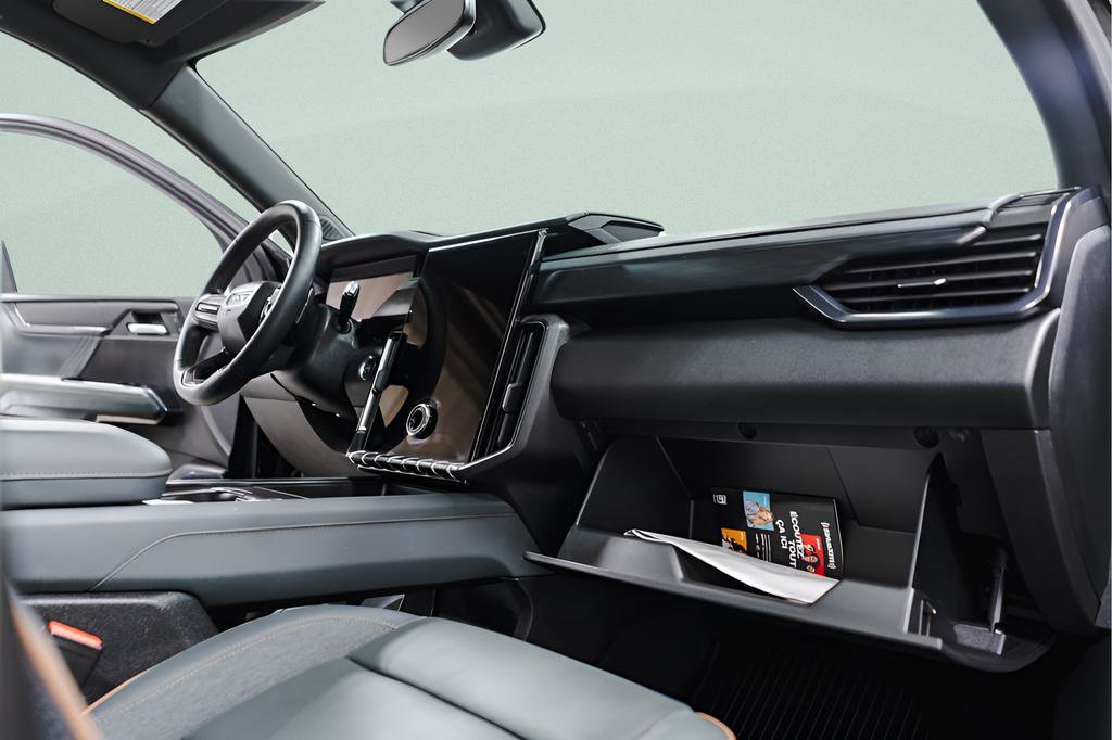 Used 2025 GMC Acadia AT4 w/ Luxury Package image 39