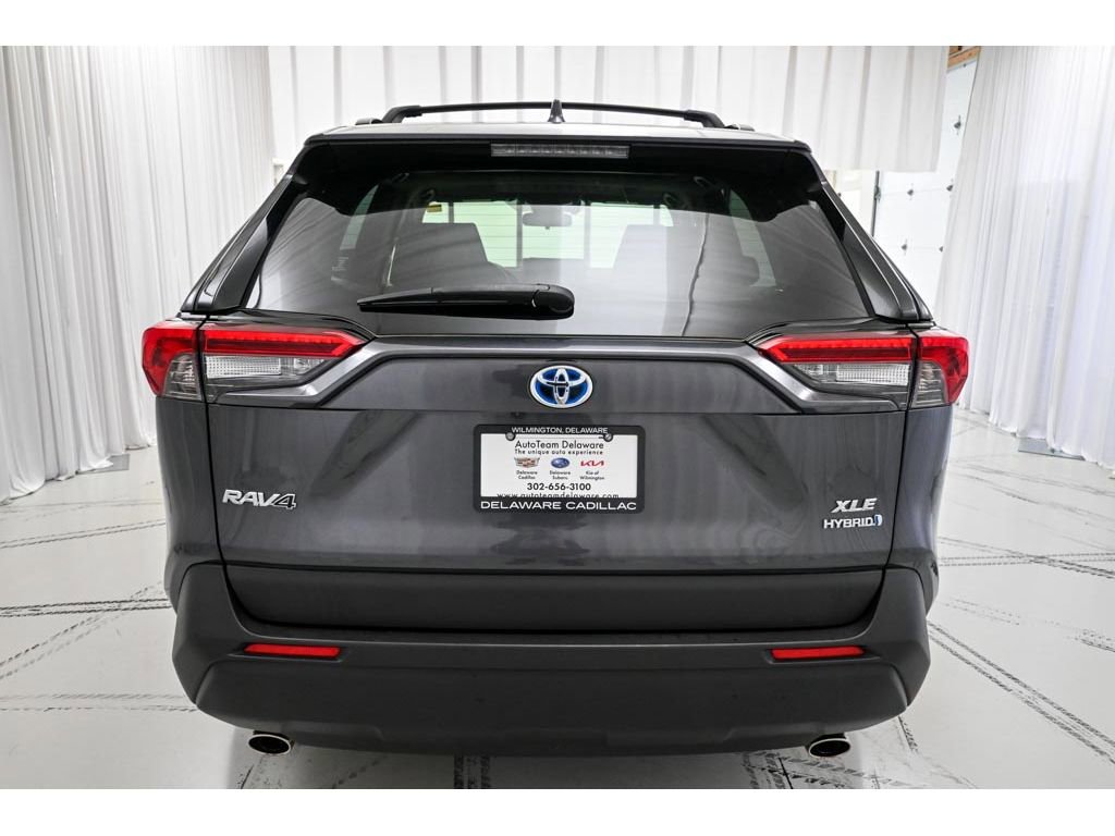 Used 2022 Toyota RAV4 XLE w/ Convenience Package image 6
