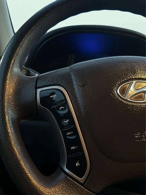 Used 2011 Hyundai Santa Fe GLS image 28