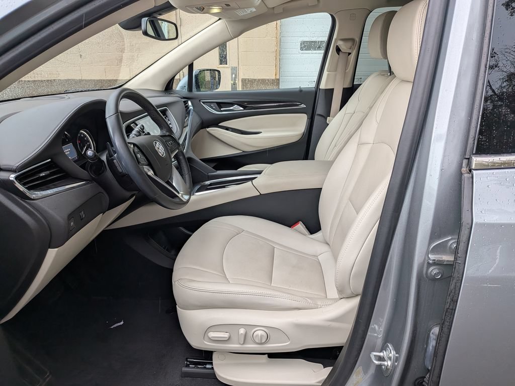 Used 2024 Buick Enclave Essence AWD/4WD image 10