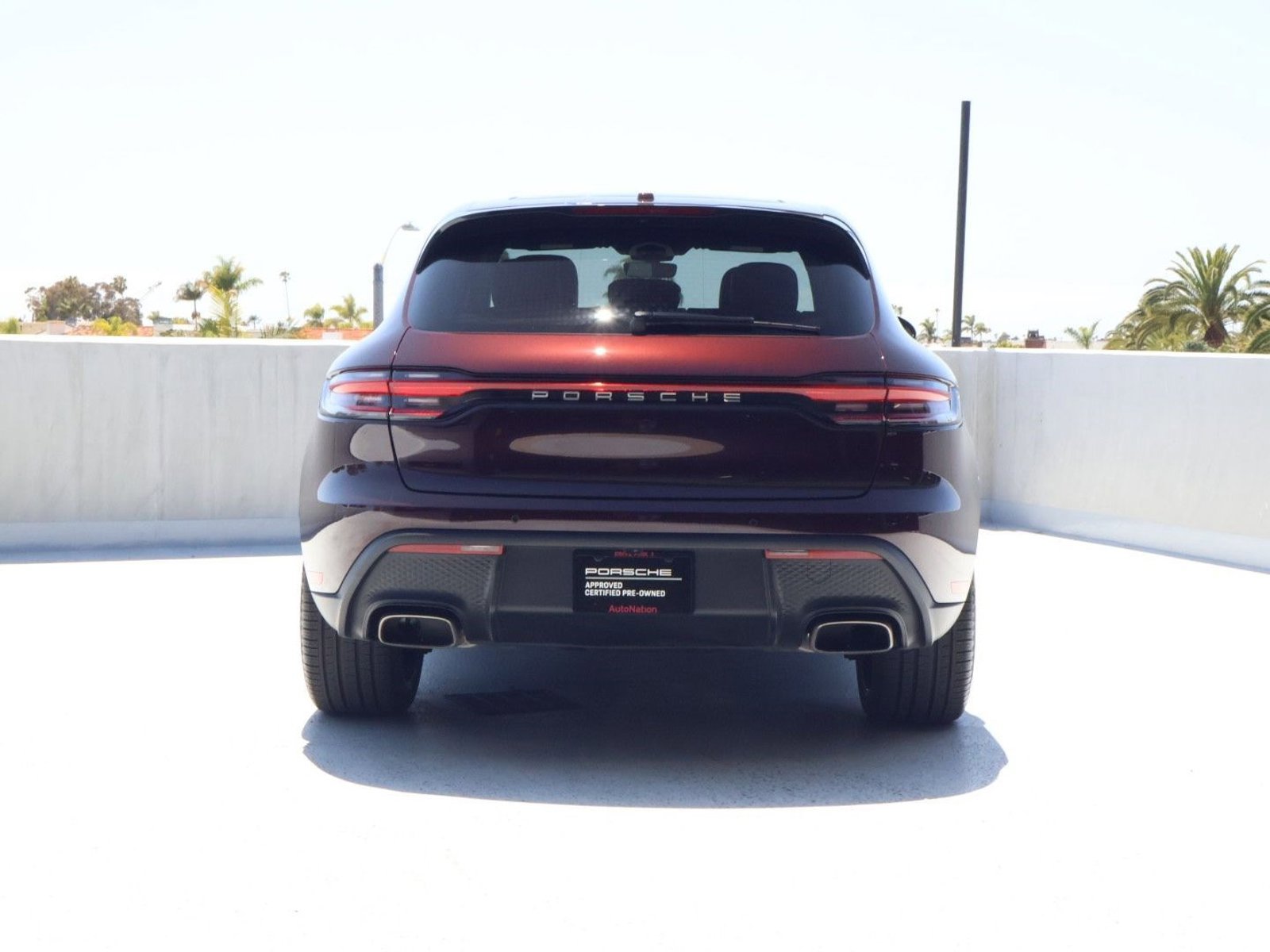 Certified 2025 Porsche Macan AWD/4WD image 10