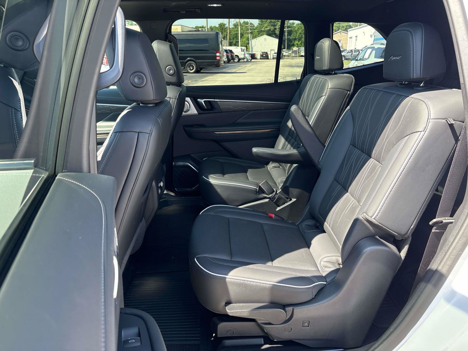 Used 2025 Buick Enclave Avenir w/ Super Cruise Package AWD/4WD image 12