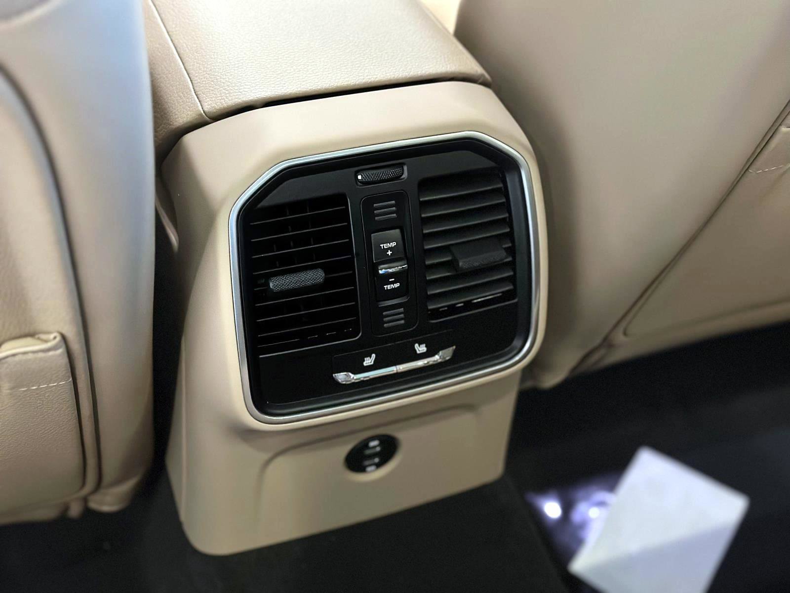 New 2026 Porsche Macan image 15