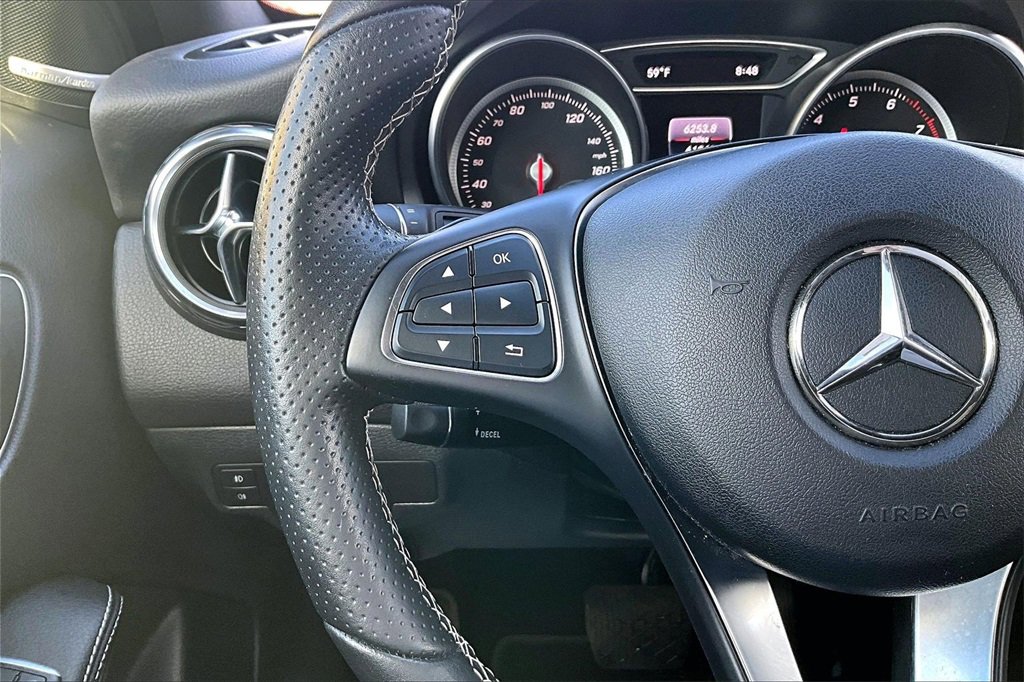 Used 2018 Mercedes-Benz GLA 250 4MATIC image 25