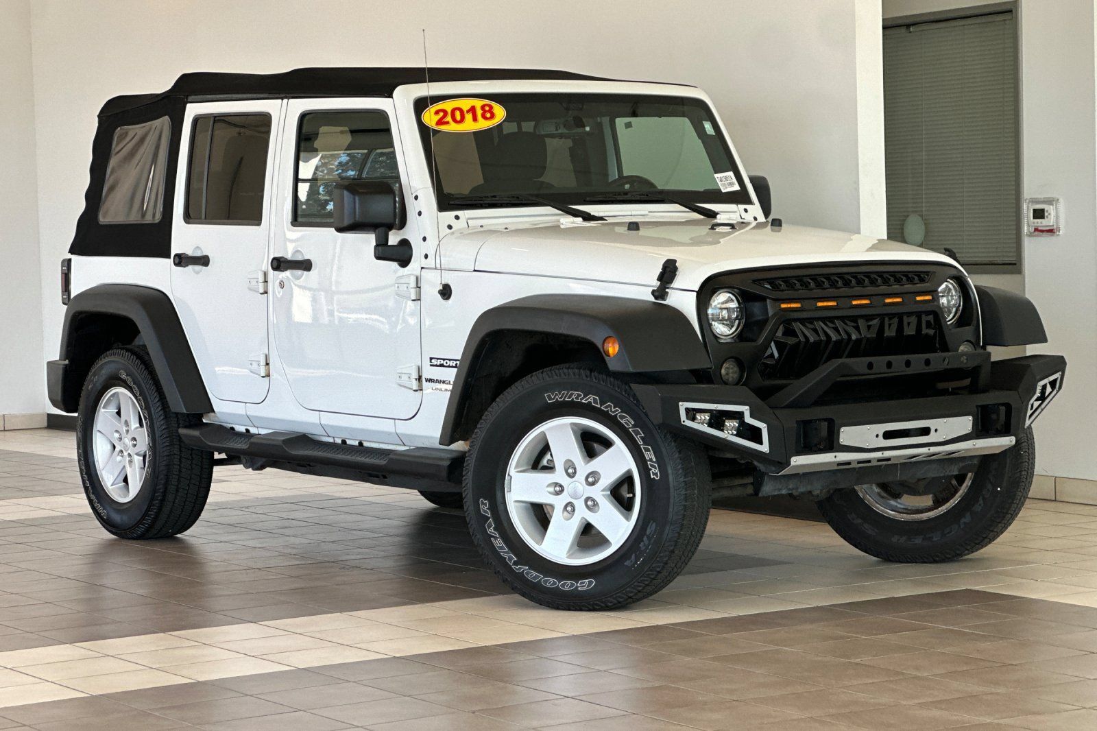 Used 2018 Jeep Wrangler Unlimited Sport S AWD/4WD image 2