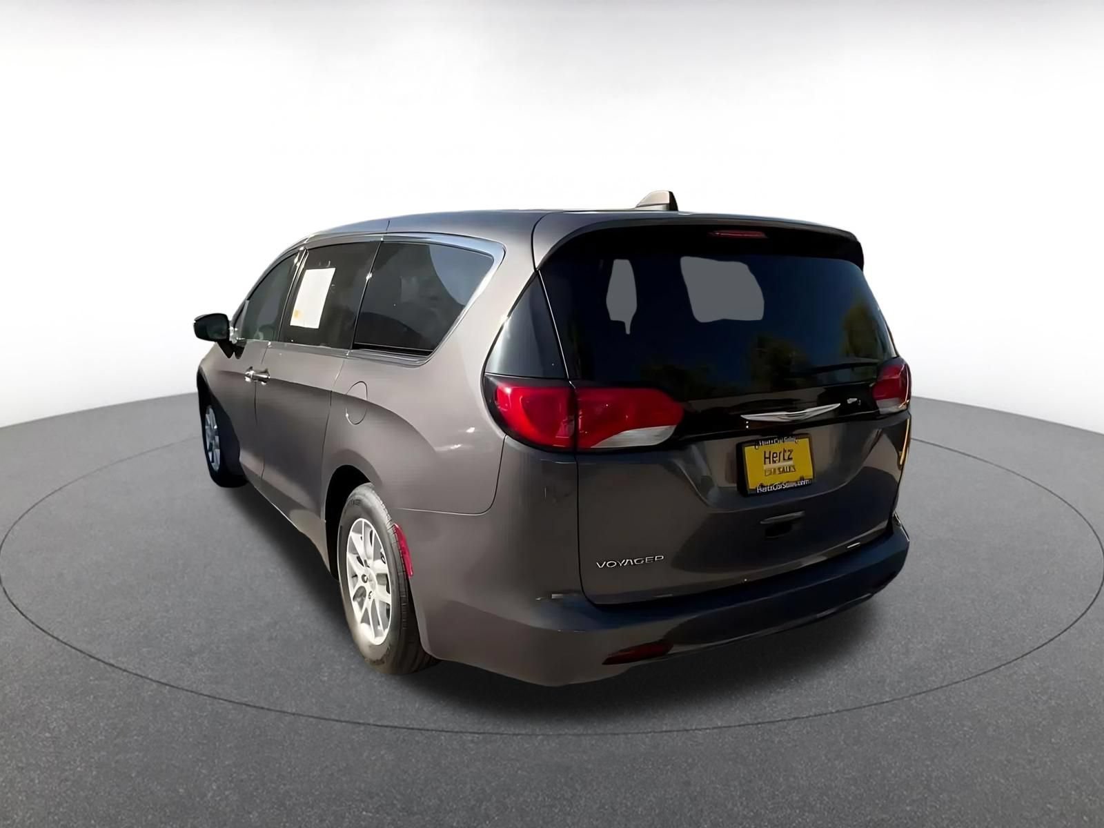 Used 2023 Chrysler Voyager LX FWD image 10
