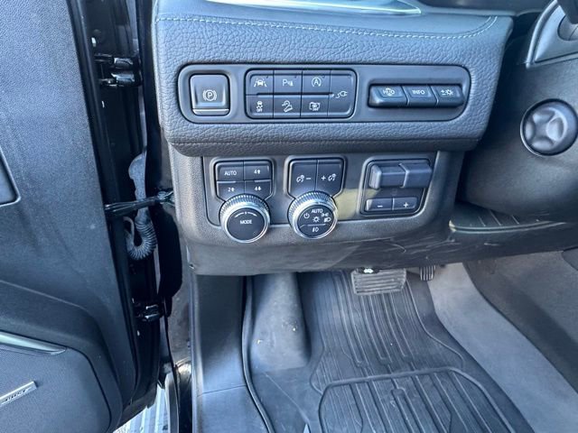 Used 2022 GMC Yukon Denali w/ Advanced Technology Package image 16