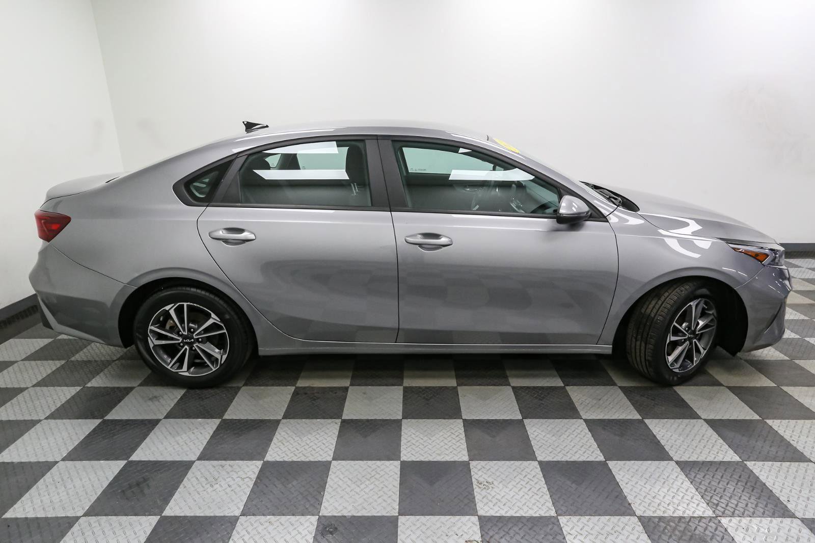 Used 2023 Kia Forte LXS w/ LXS Technology Package image 7