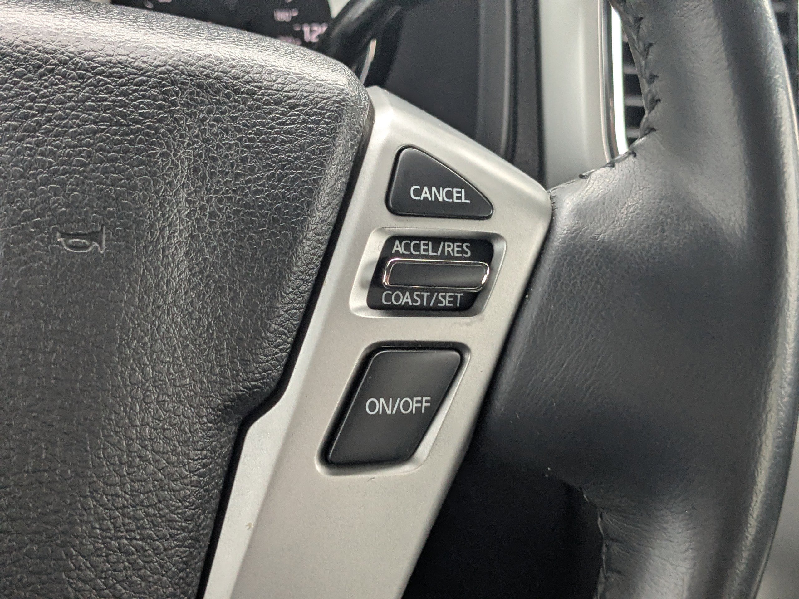 Used 2017 Nissan Titan SV RWD image 24