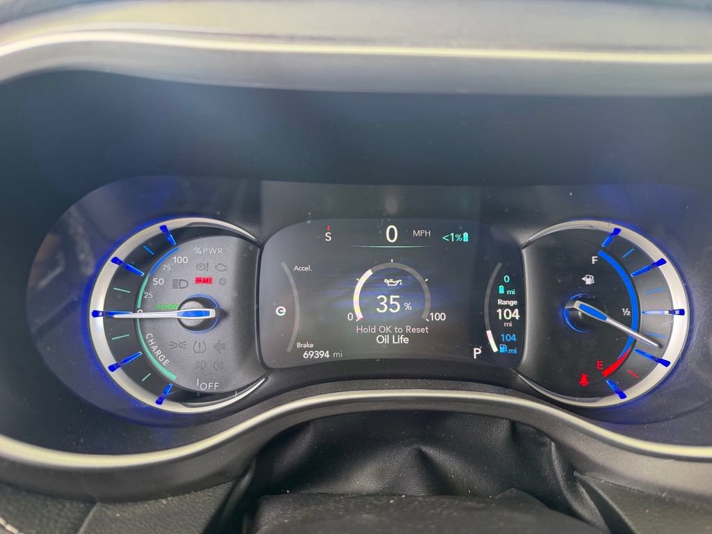 Used 2024 Chrysler Pacifica Limited FWD image 10