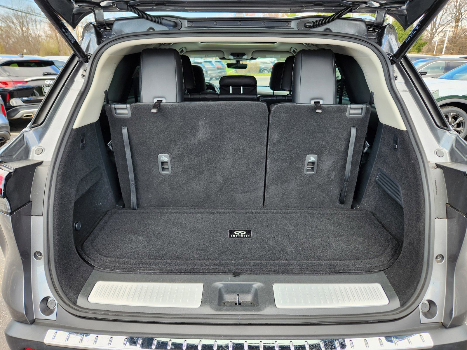 Certified 2023 INFINITI QX60 Luxe w/ Cargo Package image 8