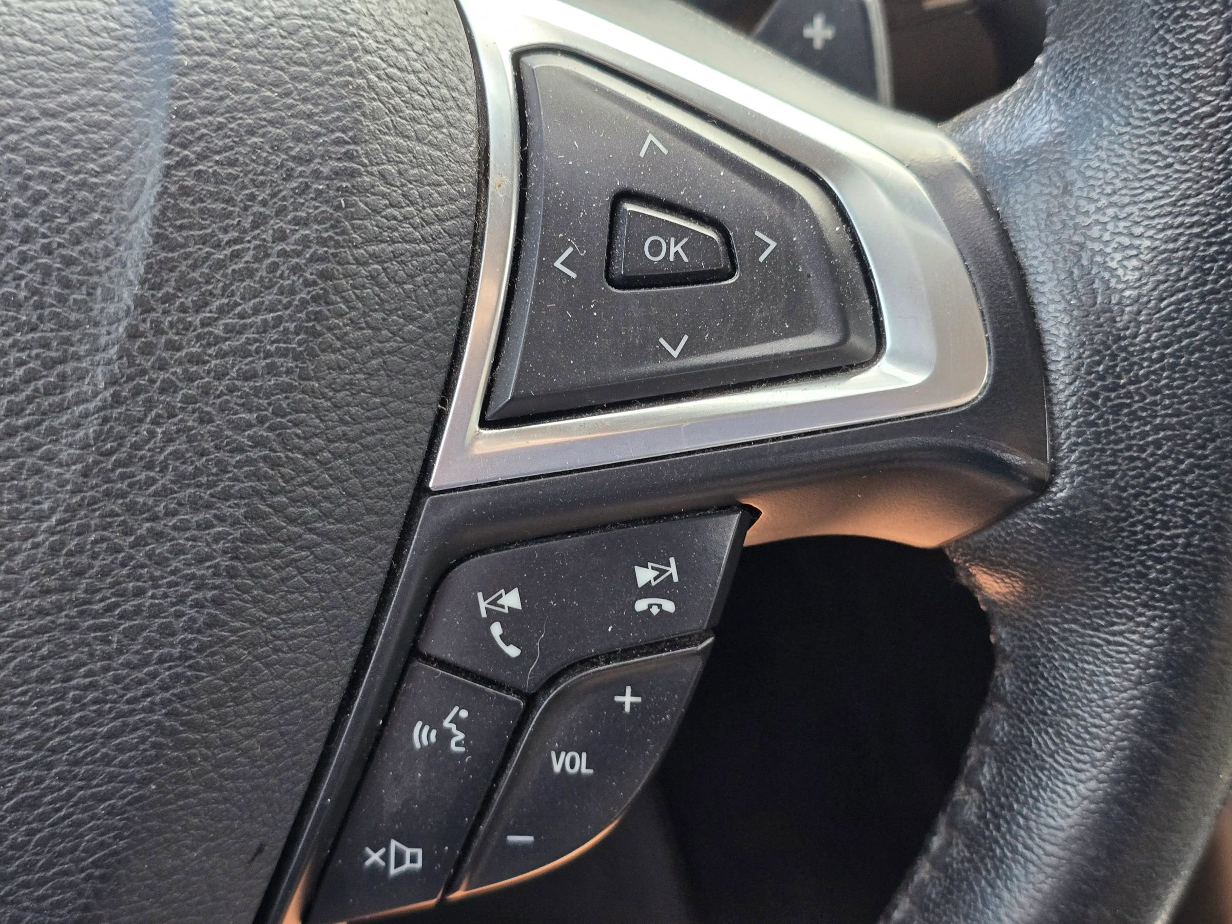 Used 2017 Ford Fusion Titanium image 16