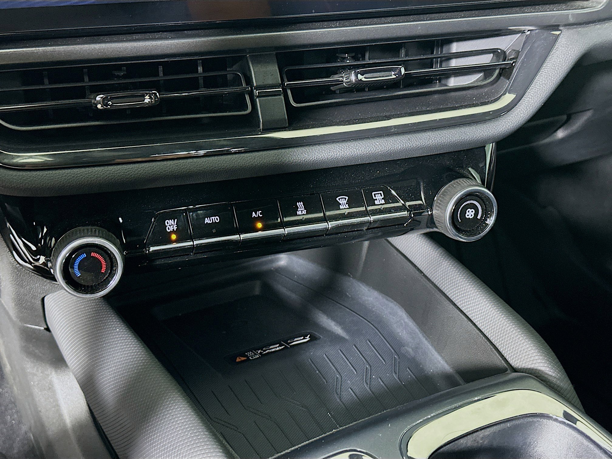 Used 2025 Chevrolet Equinox EV RS image 24