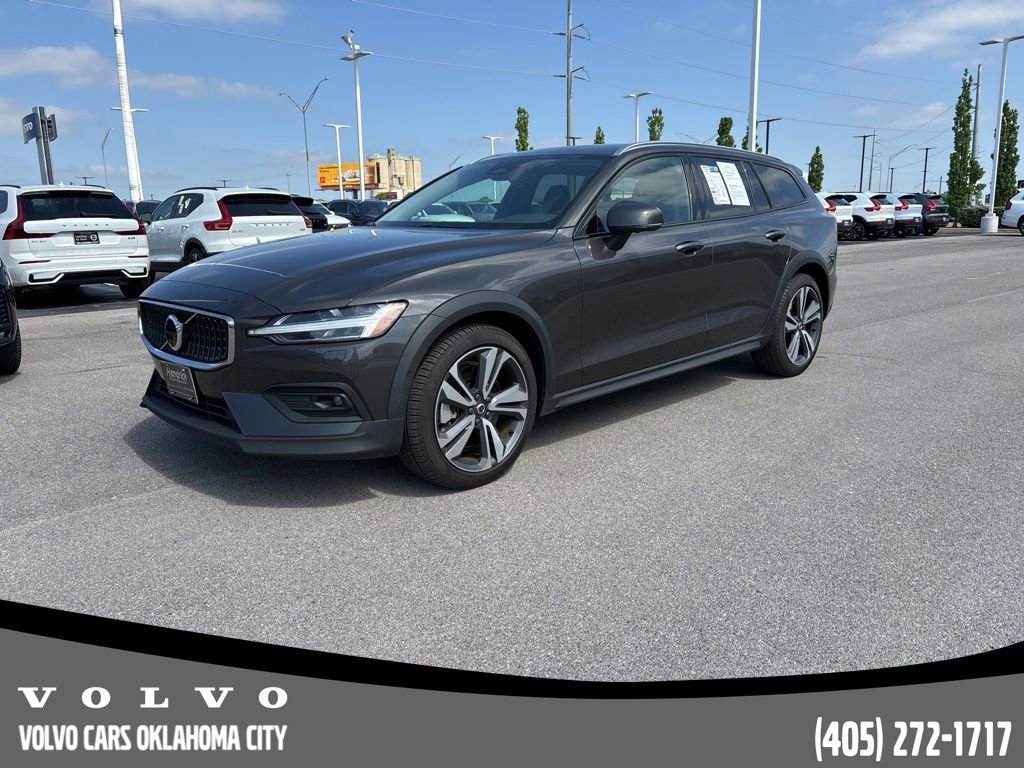 Used 2025 Volvo V60 B5 Cross Country Plus