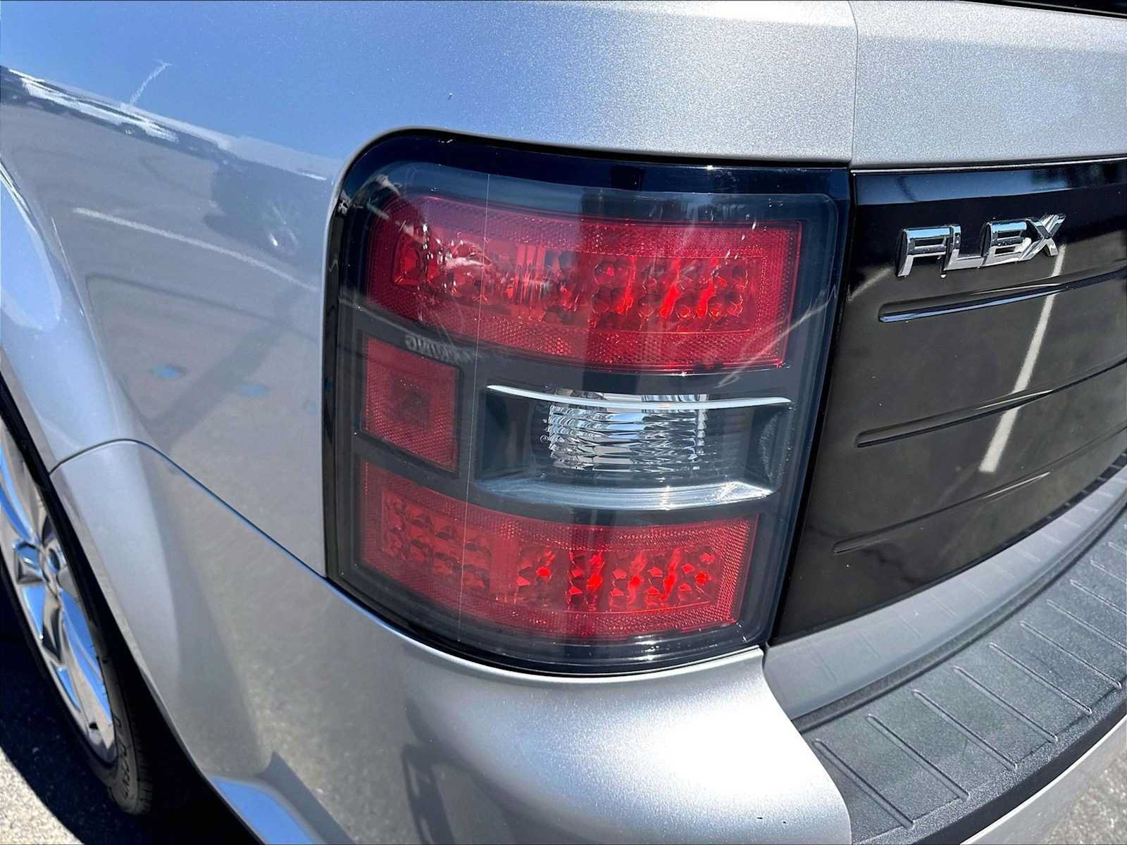 Used 2011 Ford Flex Titanium w/ Trailer Tow Pkg Class III AWD/4WD image 31