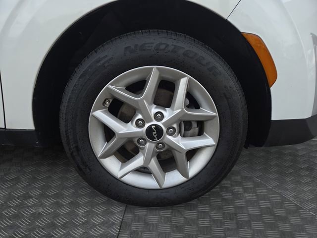Used 2024 Kia Soul LX w/ Option Group 015 image 35