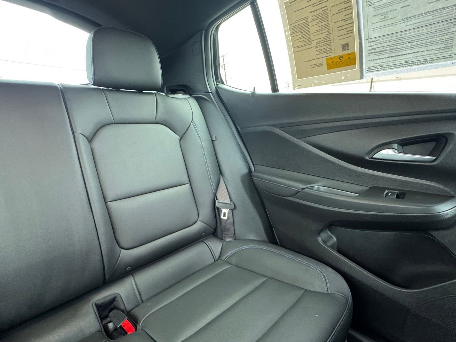 Used 2025 Buick Envista Sport Touring image 35