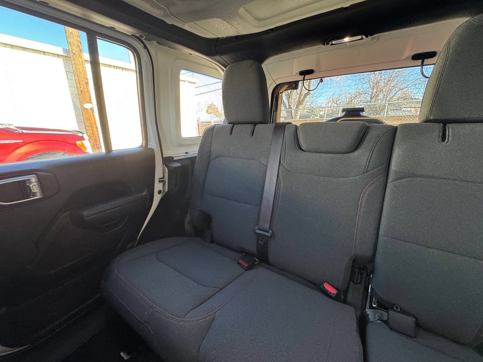 Used 2025 Jeep Wrangler Unlimited Rubicon AWD/4WD image 37