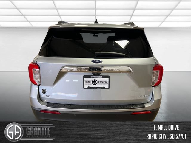 Used 2024 Ford Explorer XLT AWD/4WD image 4