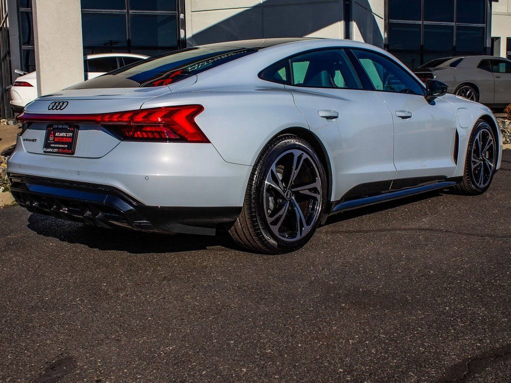 Used 2024 Audi e-tron GT Premium Plus image 6